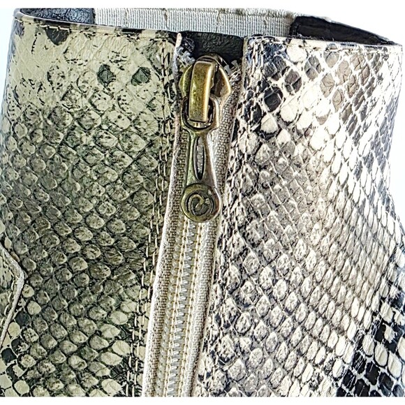 BLONDO Que Waterproof Leather Snake Print Heeled Booties Cream Black Sz 6 B7120 - Picture 7 of 13